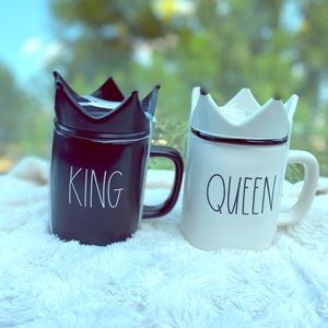 Rae Dunn king and queen mug set with toppers